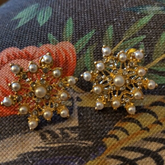STAR OF BETHLHEM Jewelry - STAR OF BETHLHEM EARRINGSALL SALES FINAL. NO REFUNDS, EXCHANGES TRADES. NO DISCO